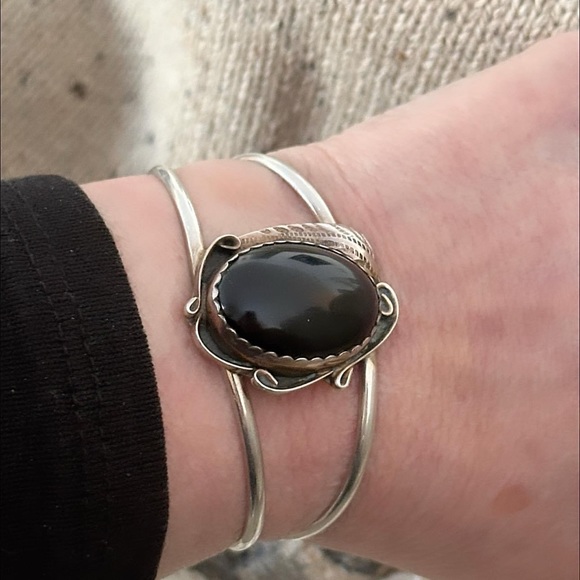 Vintage Navajo onyx sterling silver cuff - Picture 9 of 10